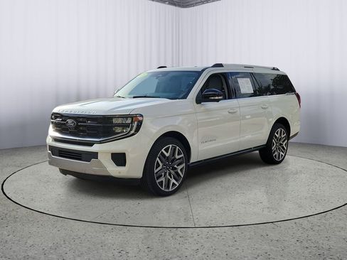 Used 2026 Ford Expedition Max Platinum w/ Platinum Ultimate Package AWD/4WD image 9