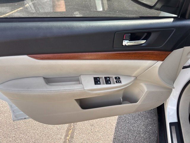 Used 2014 Subaru Outback 2.5i Limited AWD/4WD image 15