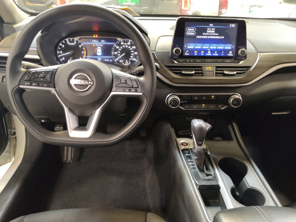 Used 2025 Nissan Altima 2.5 SV FWD image 22