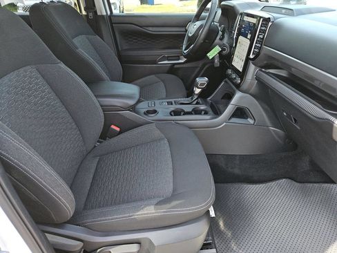 Used 2025 Ford Ranger XLT w/ Chrome Accent Package RWD image 28