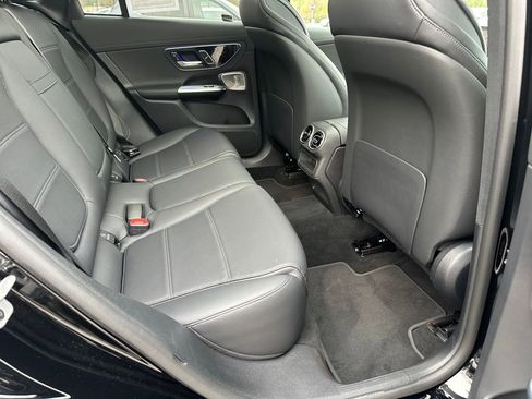 Used 2023 Mercedes-Benz GLC 300 GLC 300 image 34