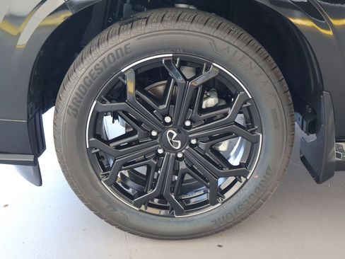 Used 2026 INFINITI QX80 4WD image 10