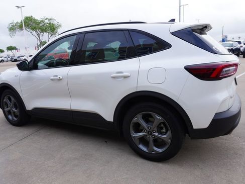 Used 2025 Ford Escape ST-Line w/ Tech Pack #1 image 4