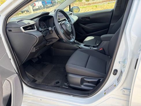 Used 2025 Toyota Corolla LE w/ LE Premium Package image 11