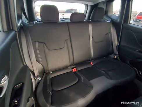 Used 2023 Jeep Renegade Latitude w/ Premium Group image 4