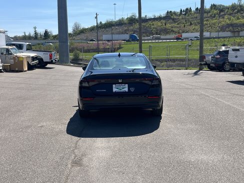 Used 2025 Honda Accord SE image 6