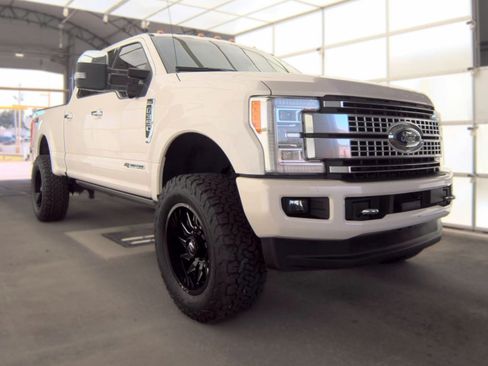 Used 2017 Ford F350 Platinum w/ Platinum Ultimate Package AWD/4WD image 4