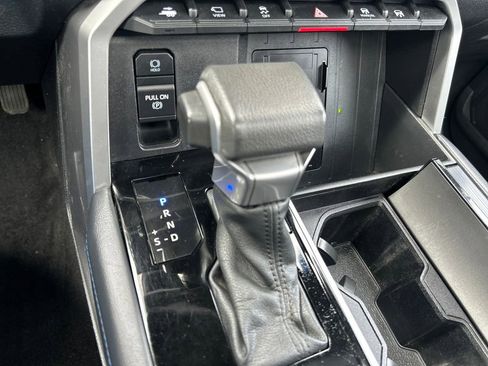 Used 2022 Toyota Tundra Platinum w/ Advanced Package image 30