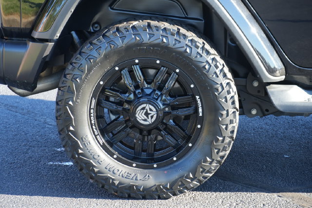 Used 2021 Jeep Wrangler Unlimited Sahara AWD/4WD image 9