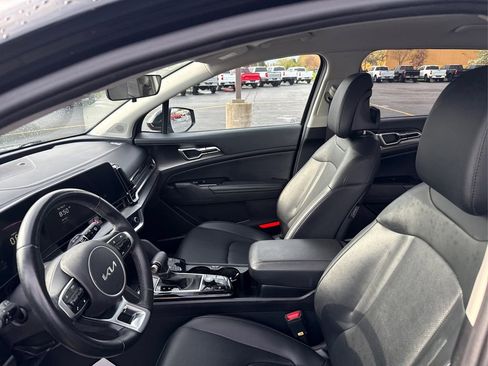 Used 2023 Kia Sportage EX FWD image 19