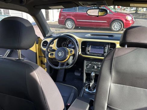 Used 2013 Volkswagen Beetle 2.5 FWD image 11