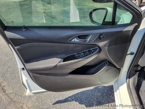 Used 2018 Chevrolet Cruze LS FWD image 19