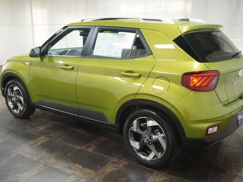 Certified 2023 Hyundai Venue SEL image 7