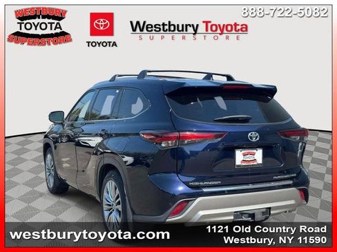 Certified 2024 Toyota Highlander Platinum AWD/4WD image 9