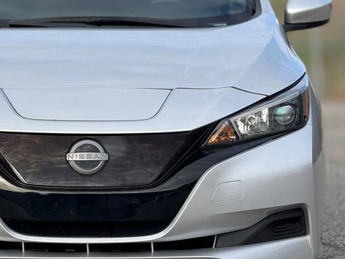 Used 2023 Nissan Leaf S image 12
