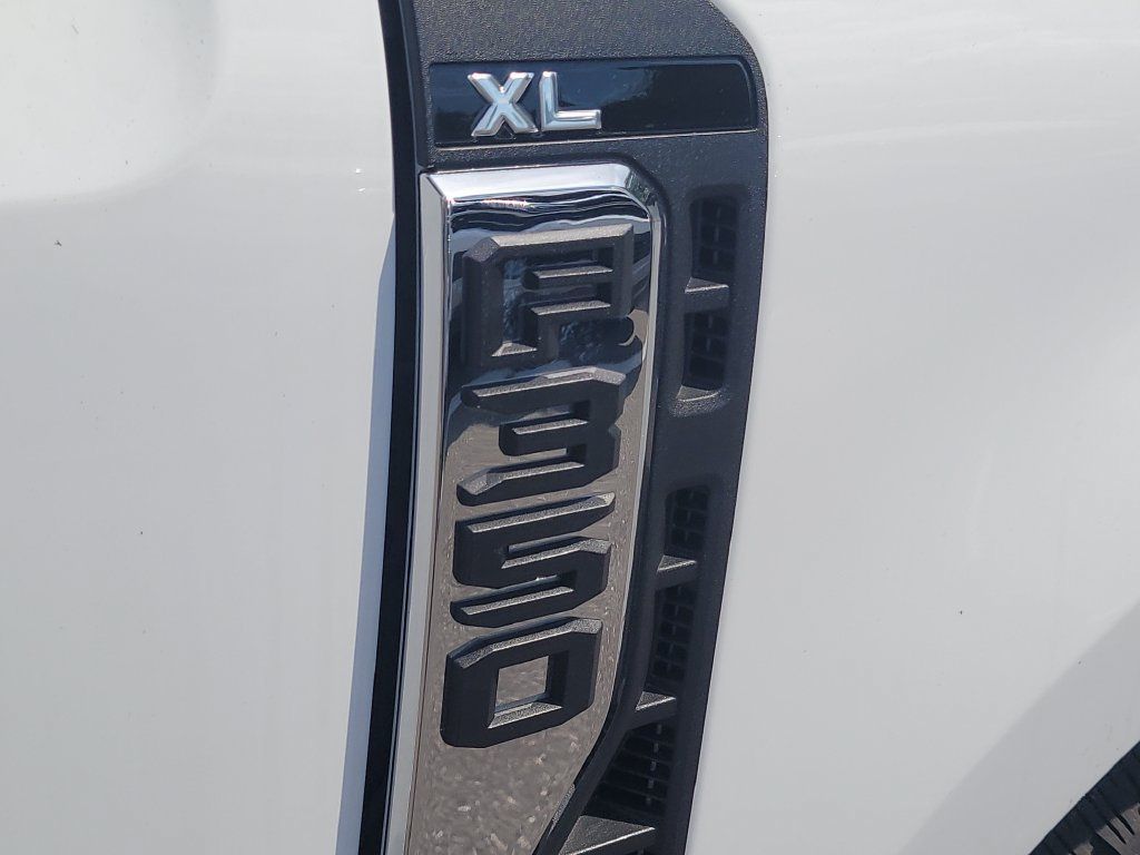Certified 2024 Ford F350 XL w/ 360-Degree Camera Package RWD image 6