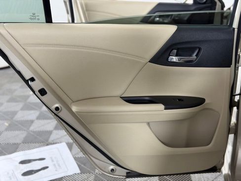 Used 2015 Honda Accord EX-L image 33