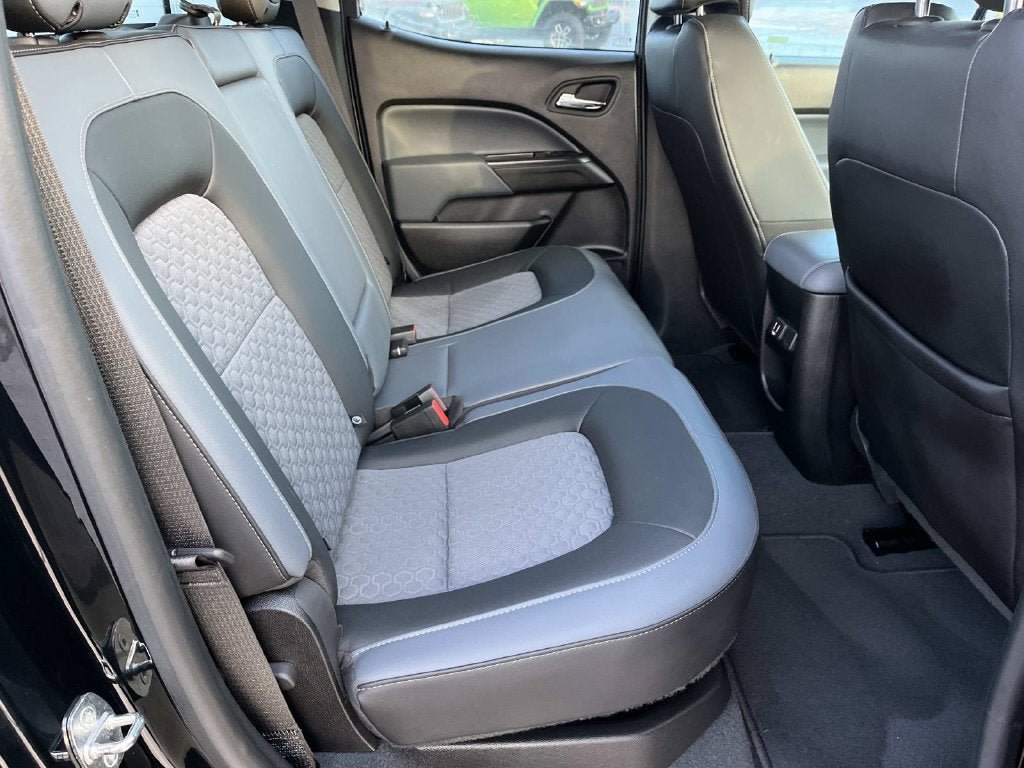 Used 2022 Chevrolet Colorado Z71 AWD/4WD image 22