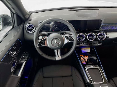 Used 2026 Mercedes-Benz GLB 250 4MATIC image 19