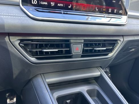 New 2026 Volkswagen Tiguan SE R-Line FWD image 29