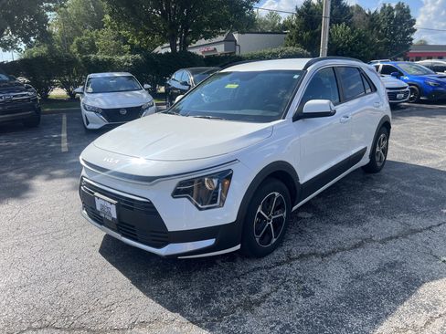 Used 2024 Kia Niro EX FWD image 5