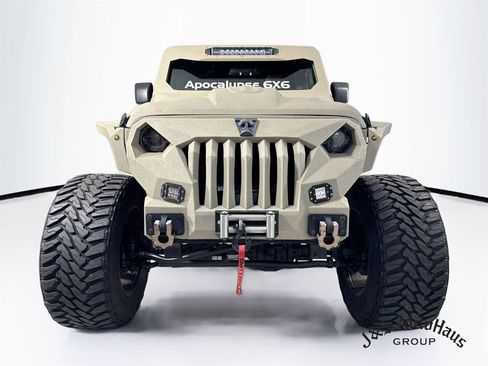 Used 2023 Jeep Gladiator Sport AWD/4WD image 2