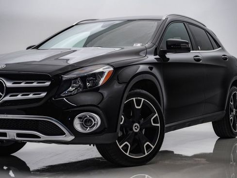 Used 2019 Mercedes-Benz GLA 250 4MATIC image 2