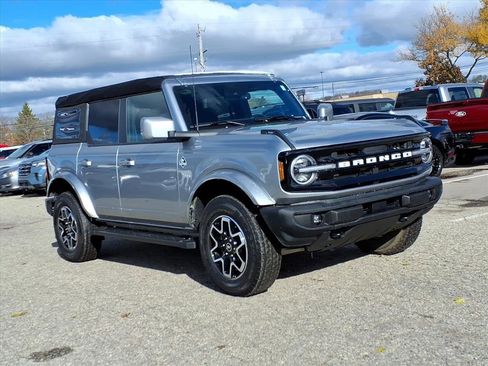 Used 2023 Ford Bronco Outer Banks image 7