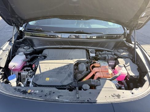 Used 2024 Kia Niro SX Touring image 33