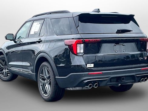 Used 2025 Ford Explorer ST AWD/4WD image 10