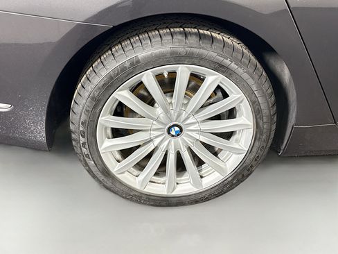 Used 2022 BMW 740i RWD image 33