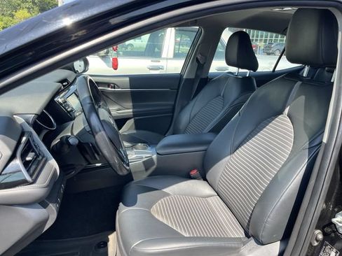 Used 2020 Toyota Camry SE FWD image 15