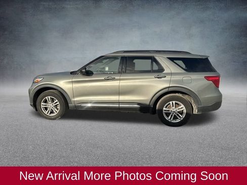 Used 2020 Ford Explorer XLT w/ Comfort Package image 2