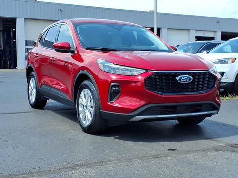Certified 2023 Ford Escape Active w/ Tech Pack #2 AWD/4WD image 3