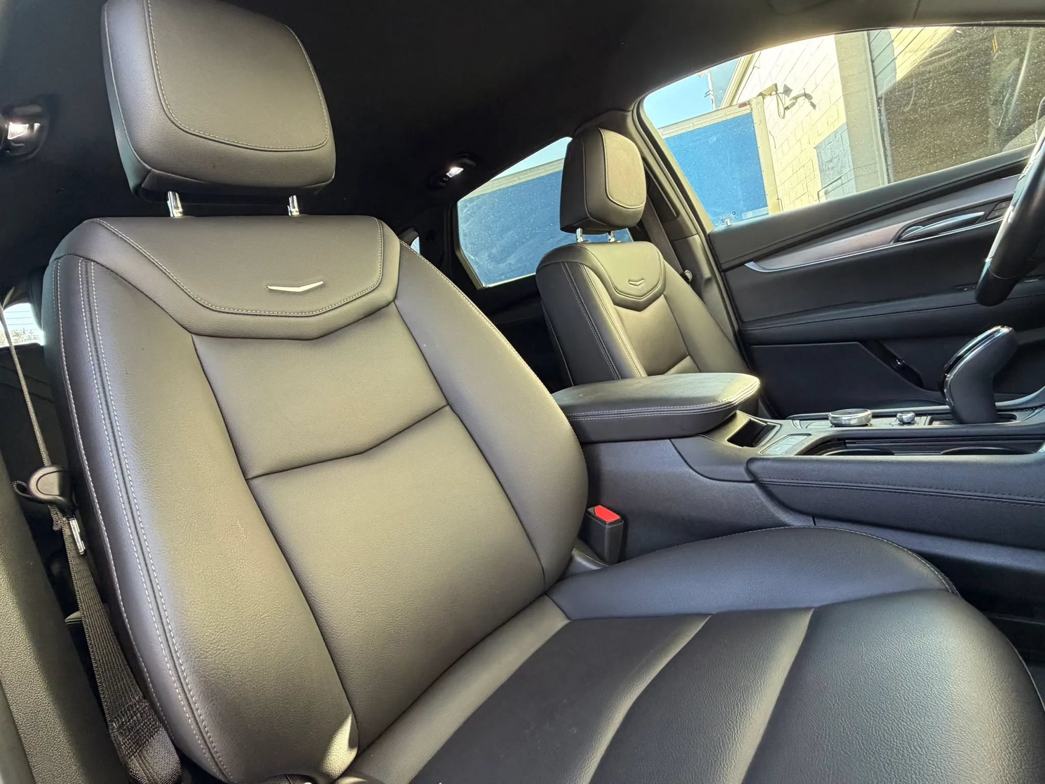 Used 2023 Cadillac XT5 Luxury w/ LPO, Floor Liner Package FWD image 11