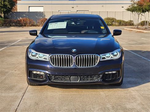 Used 2019 BMW 750i xDrive w/ Executive Package image 2