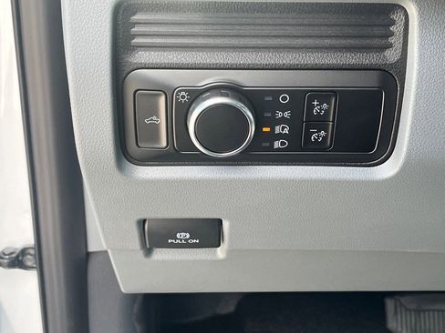 Used 2025 Ford F250 XLT w/ F-250 >10K GVWR Package image 15