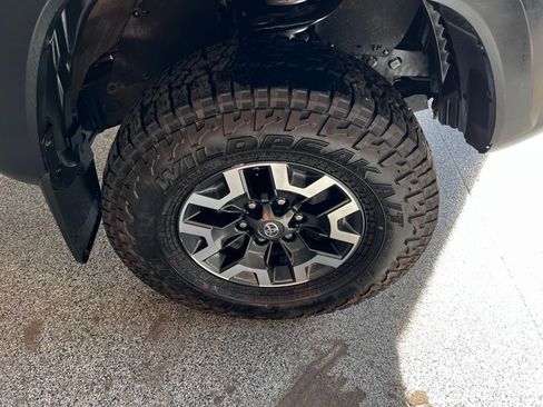 Used 2020 Toyota Tacoma TRD Off-Road image 8