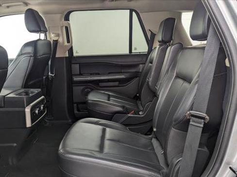 Used 2024 Ford Expedition XLT image 17