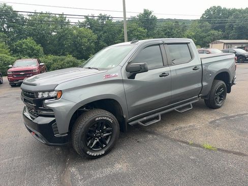 Used 2021 Chevrolet Silverado 1500 LT Trail Boss w/ Convenience Package II AWD/4WD image 4