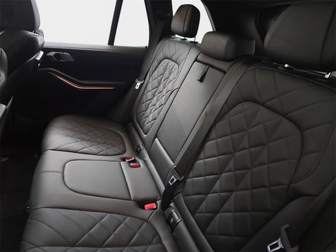 Used 2023 BMW X5 xDrive40i w/ M Sport Package image 17