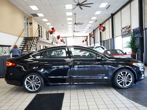 Used 2019 Ford Fusion Titanium image 18