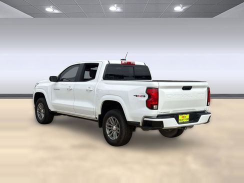 Used 2024 Chevrolet Colorado LT w/ LT Convenience Package AWD/4WD image 3