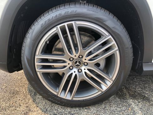 New 2025 Mercedes-Benz GLS 450 4MATIC image 9