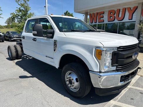 Used 2019 Ford F350 XL w/ Power Equipment Group AWD/4WD image 1