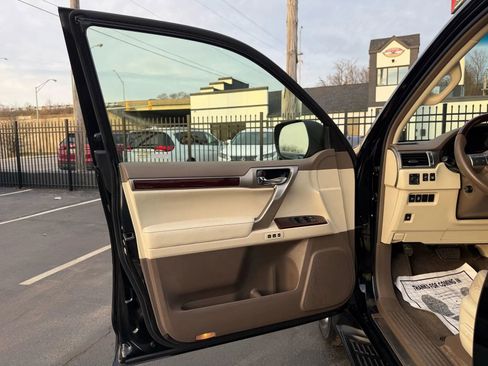 Used 2018 Lexus GX 460 image 20