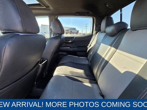 Used 2016 Toyota Tacoma TRD Sport image 13