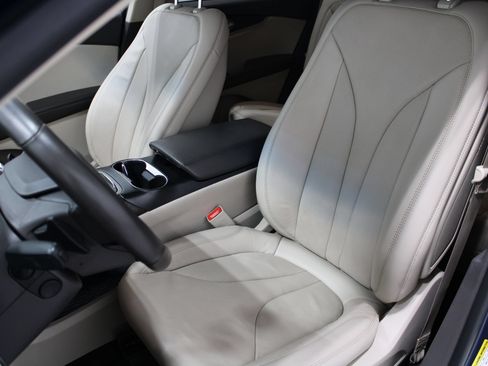 Used 2019 Lincoln Nautilus Reserve AWD/4WD image 14