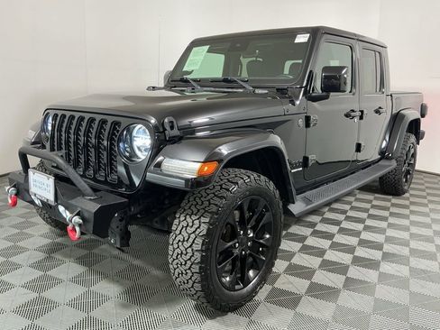 Used 2021 Jeep Gladiator Overland image 2