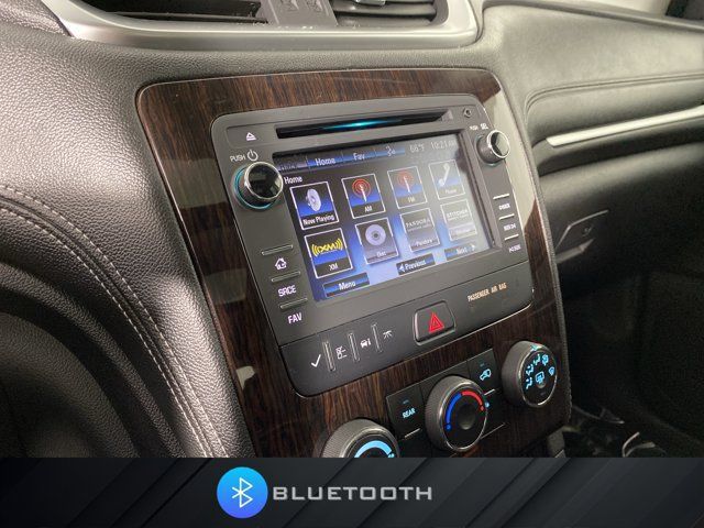 Used 2016 Chevrolet Traverse LT w/ Style and Technology Package FWD image 3
